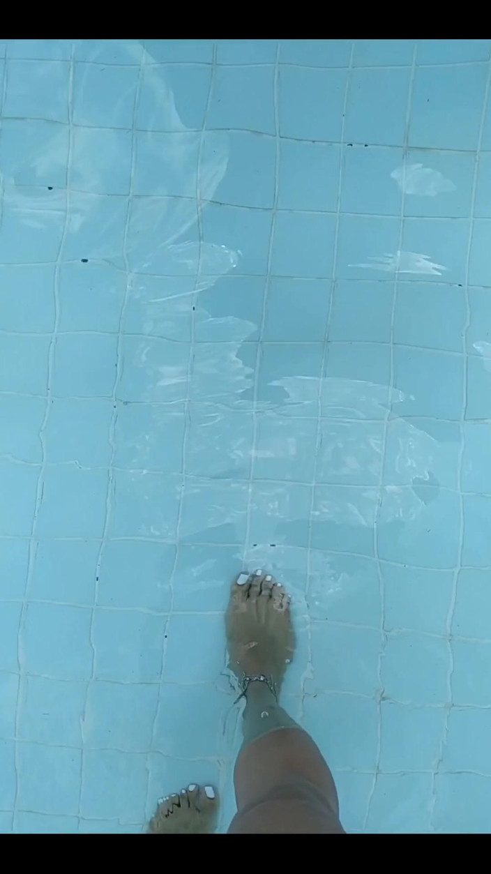 KiffaFeet: White Nails + Pool = Video for You Lol