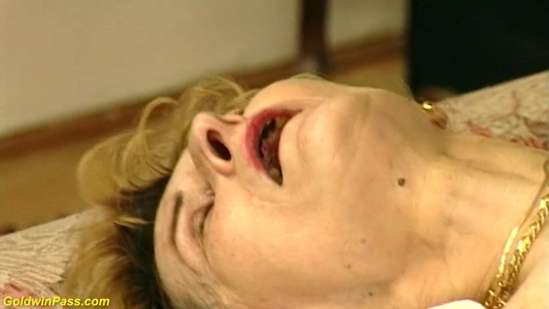 Goldwin pass: Sexy hairy 82 years old stepmom hardcore doggy style