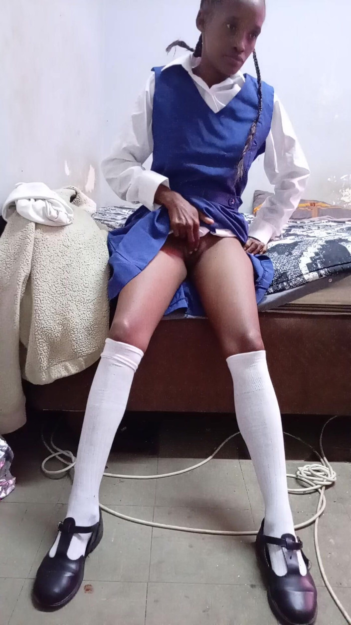 hothouse18xxx: Hombre guapo folla estudiante negro misionero &amp; doggystylel