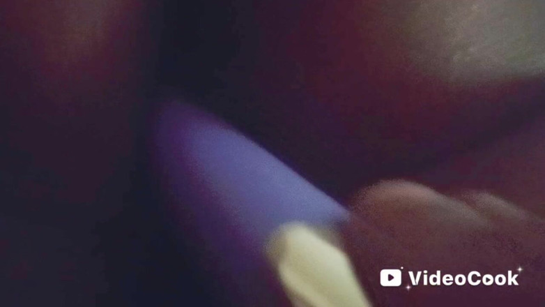 Lola Tha Pink Bunny: Gece geç saatlerde vibratör oyunu!!