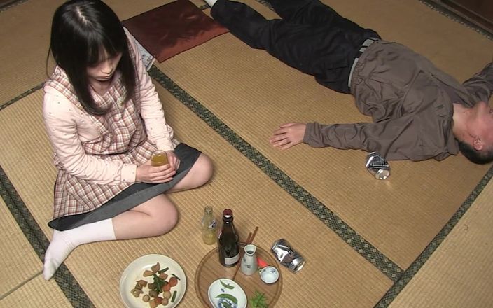 JAPAN IN LOVE: Versaute japanische szene 3_asian teen mit kleinen titten hart zu hause...