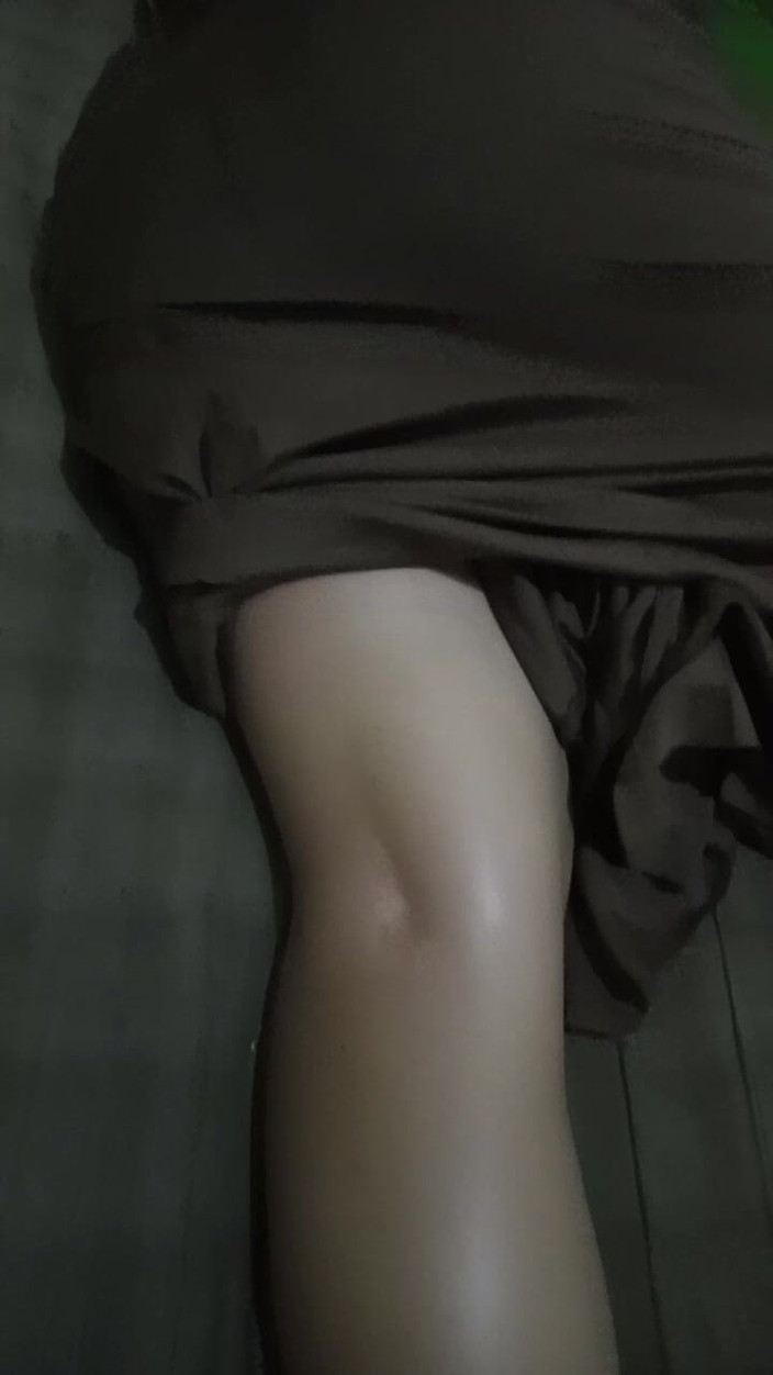 Angelina Pop: 光滑的白人年轻寡妇按摩