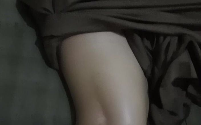 Angelina Pop: Smooth White Young Widow Massage