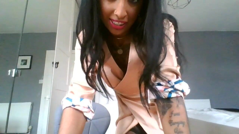 BabeXX69XX Asian MILF: MILF Beg for Job