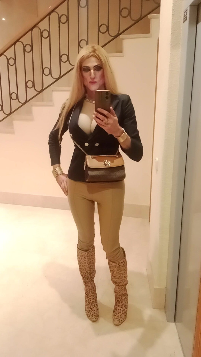 Tatiana Zorrita: 3 남겨짐