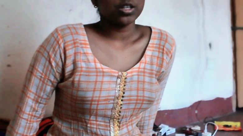 Favorite obsession: 私は義理の妹とベッドを共有していて、彼女を誘惑してセックスをしました