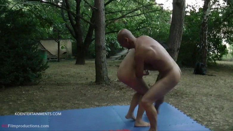 European Erotic Mixed Wrestling Club: Denisesky-Miki wrestling outdoor