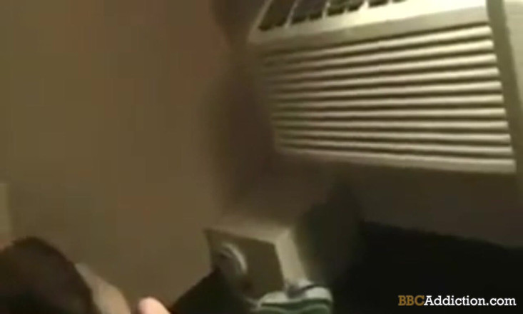 My BBC Addiction: 흑인 대물 자지 중독 - 100% 아마추어 및 집에서 만든 포르노 비디오. 흑인 대물 자지와 인종 간 섹스에 중독된 밀프