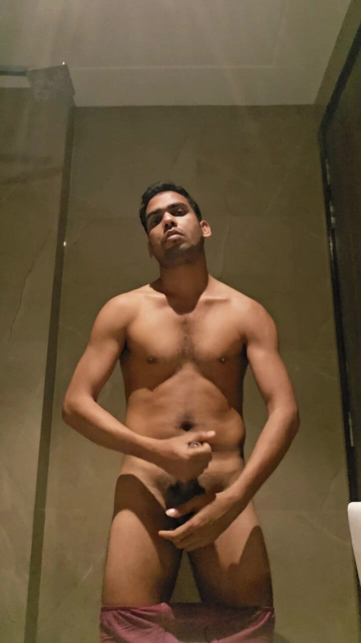 Desicoupleind: Indický sexy chlapec masterbate