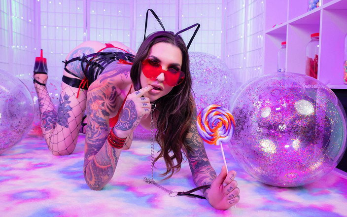 SwallowBay: POV Dick Segakan Pengalaman VR dengan Rocky Emerson Tato Berdada