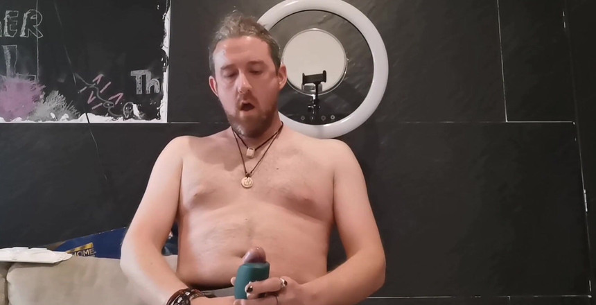 Dirty Talking Guy: Dělání výzvy Clary Dee "Zkus se nevystříkat"