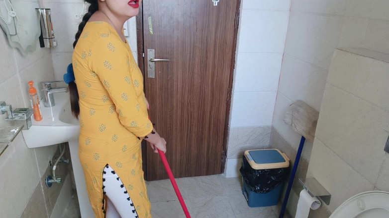 Saarabhabhi6: Indischer kamwali sex mit jungen, um geld von der handtasche...