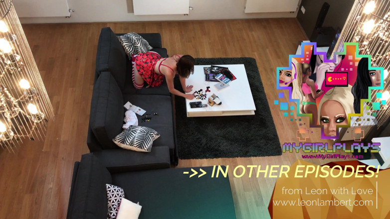Leon Lambert Girls Twerk Parties CFNM: Babe Showing Her Body at Home