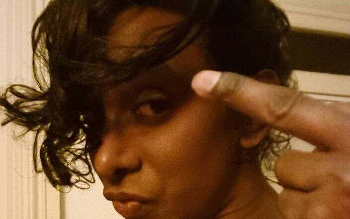 Lumi Estrela: Pelajaran feminisme untuk waria pincess "pukie" lumi