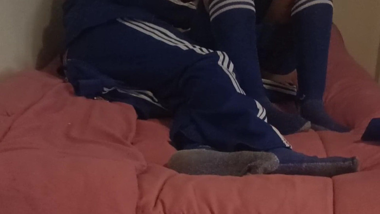 Astrid Cute: 我今天不想上大学了！！我想要你把他们放在后面！！热辣的墨西哥女学生品尝精液！