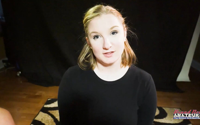 Brand New Amateurs: Lottie Peers Prsatá blondýnka Nedbalý rimjob Deepthroat Chamtivý polykání mrdky!