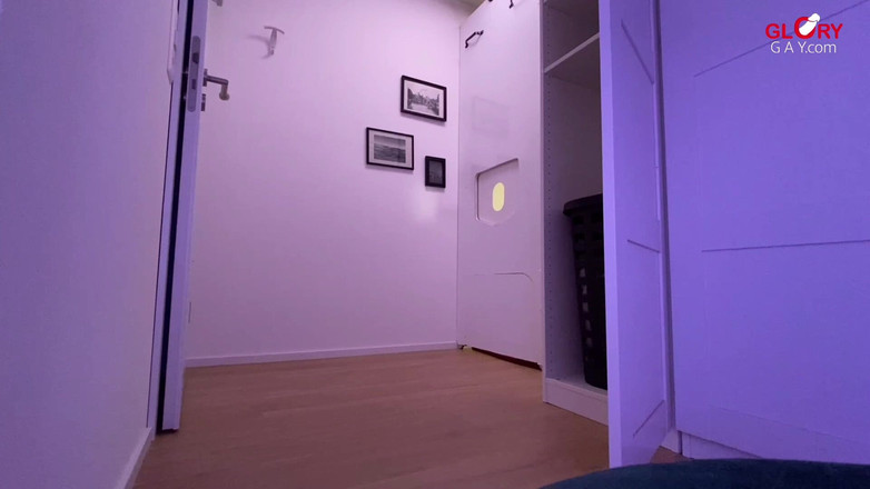 GLORYHOLEGAYS: Lăcomie de gloryhole: Palmele groase explodează de 3 ori în gura mea -...