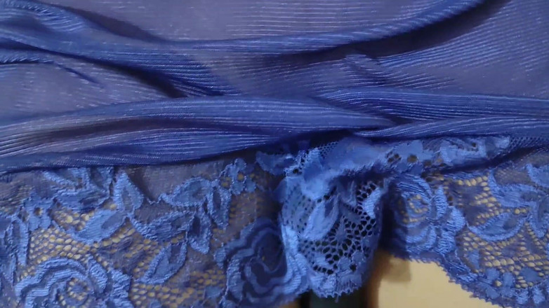 Wifeee: Mẹ kế Ấn Độ suman khỏa thân trên giường trước mặt con...