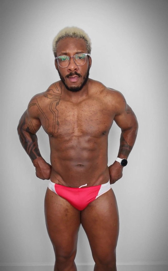 Amadeus: 我忘了我有这个视频，当我有金发哈哈。锁定让我很难