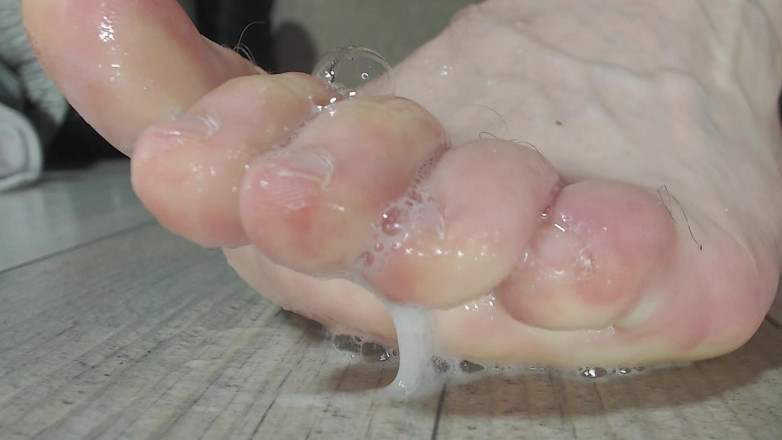 Hunky time: Foot Fetish Dom - Cum and Drool
