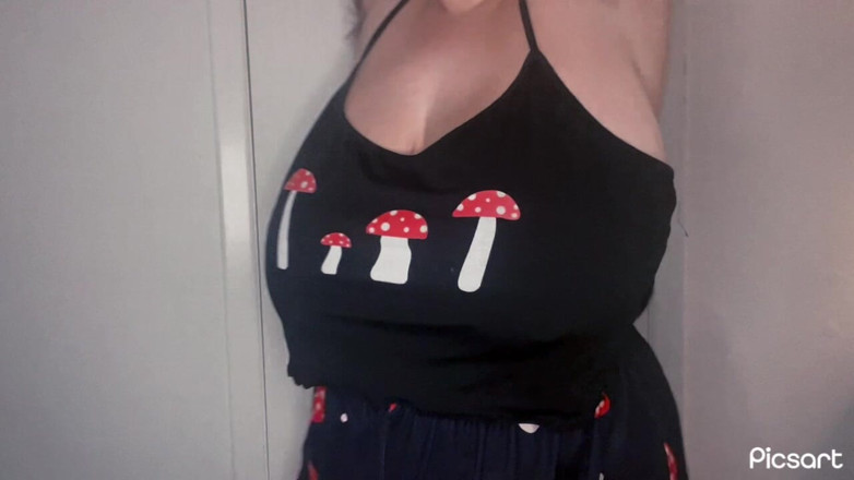 Mushroombitchx: 젖탱이 튀기고 점프 잭 2