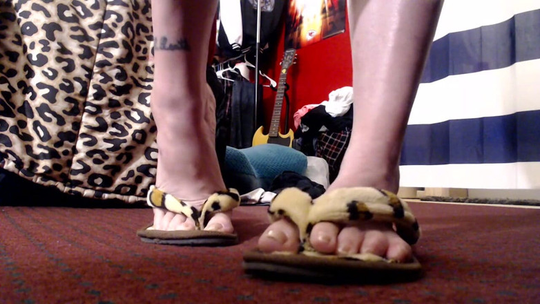 Abby Anna: Toe wiggling flip flops