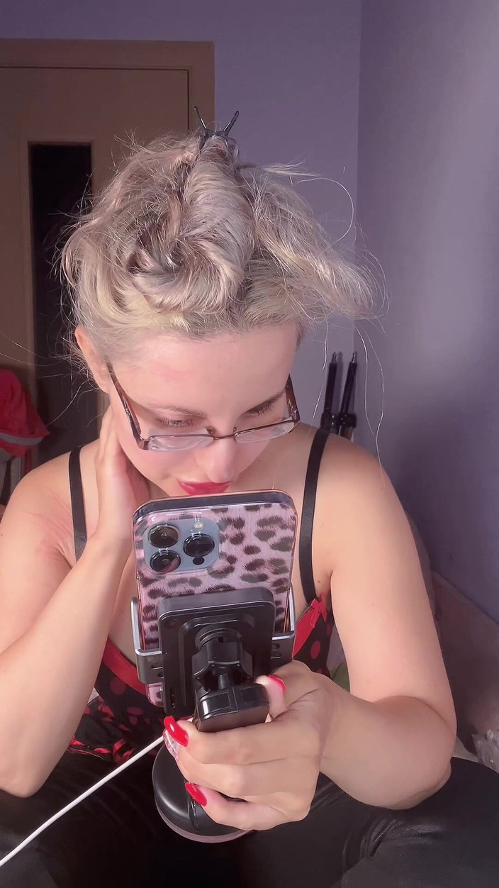 FinDom Goaldigger: Anda Tidak Boleh Berhenti Berfikir Tentang Findom Goaldigger