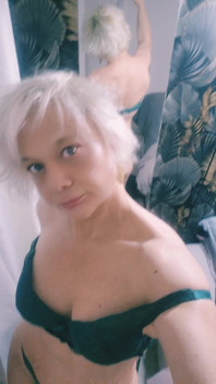 Do You Like Mature Women? Well, I'm Here