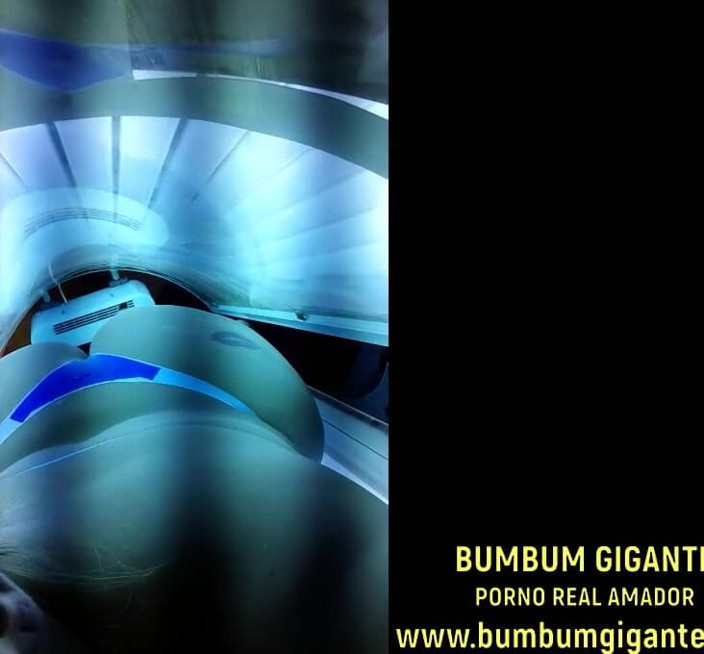 Camargo Hotwife: In the tanning machine showing off