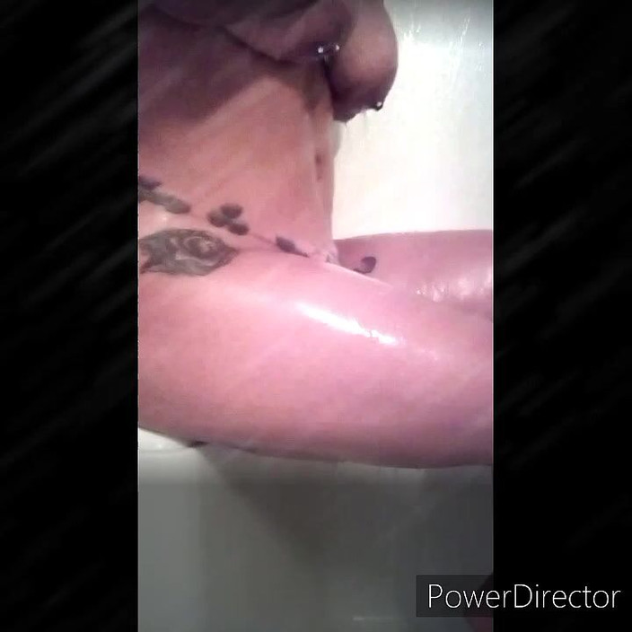 Glitters smoke haus: 湿滑的肥皂单人性爱