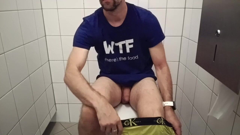 kickerscooter: Public Toilet Speeding: Secret Solo in Feldkirch