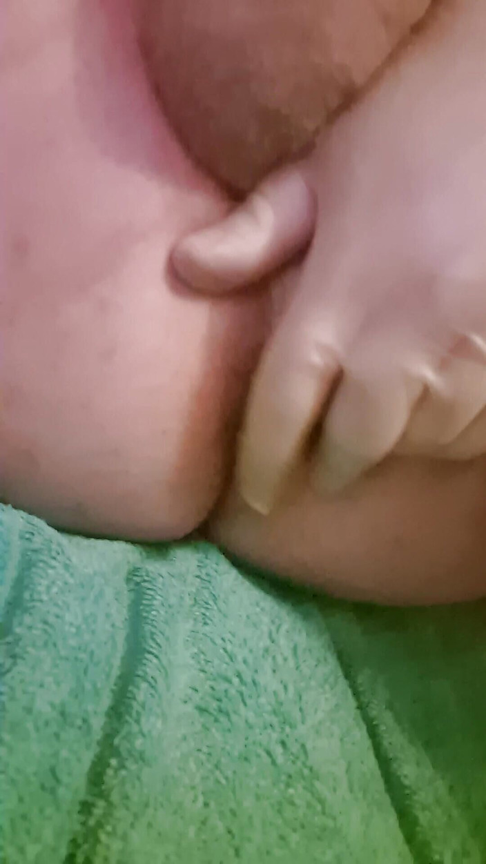 Tinychubman: Malý čůrák uniklý precum a prstění mého vlastního zadku