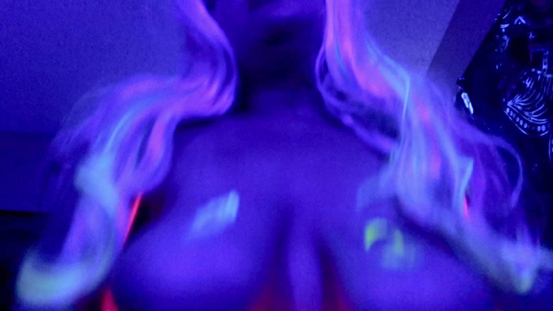 VickyVixen: Riding You in the Blacklight