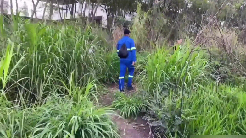 TheBlacKHunterr: Pracovník prošel kolem parku a dostal