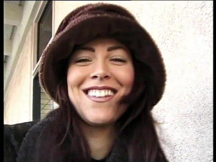 Italian Vintage Porn: Ateşli Esmer Göt Herkesin Içinde Iki Adam Tarafından Sikiliyor