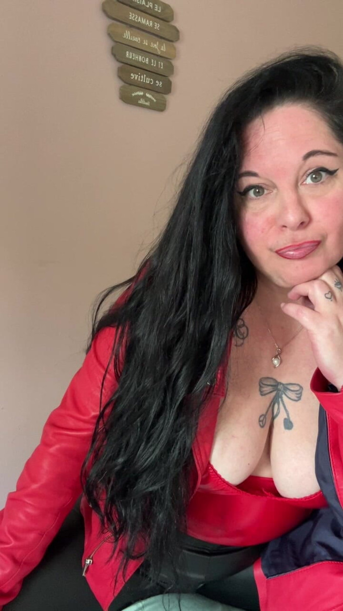 Maitresse Clara: Small Dick, Zero Pleasure...