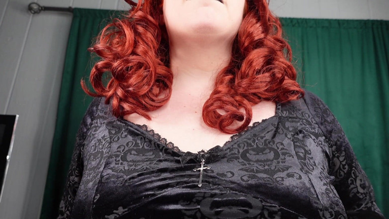 Deanna deadly: Những người vợ son môi đen đặc biệt làm bạn co lại...