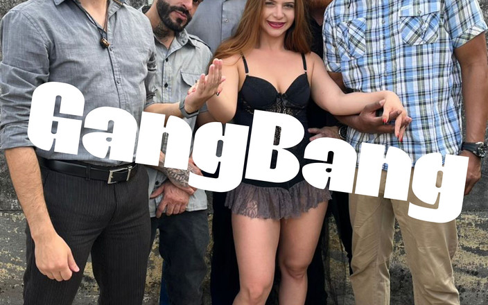 Clarkes Boutaine: Cintia lara carmona груповуха