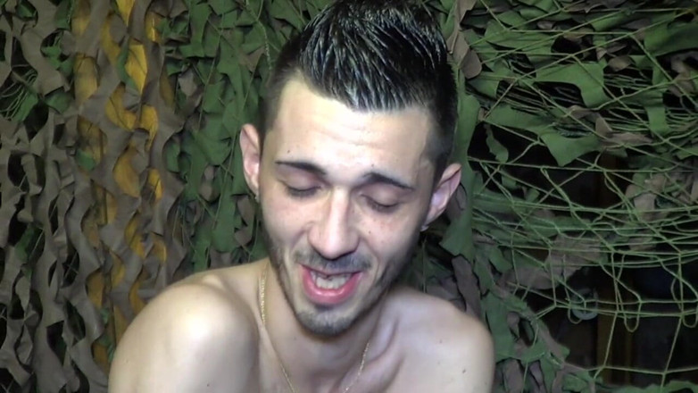 Gaybareback: Niko wurde ohne gummi von Angel Garcia gefickt