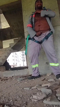Pauza de prânz și mizeria aia pe care o fac ascunsă la serviciu