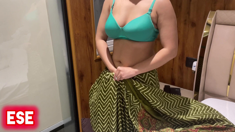 Sammy Sins: Giáo viên Ấn Độ đụ học sinh của mình trong khi học