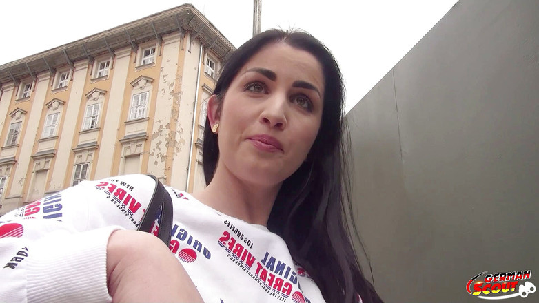 German Scout: Niemiecka harcerz - dziewczyna PAWG Loren Minardi