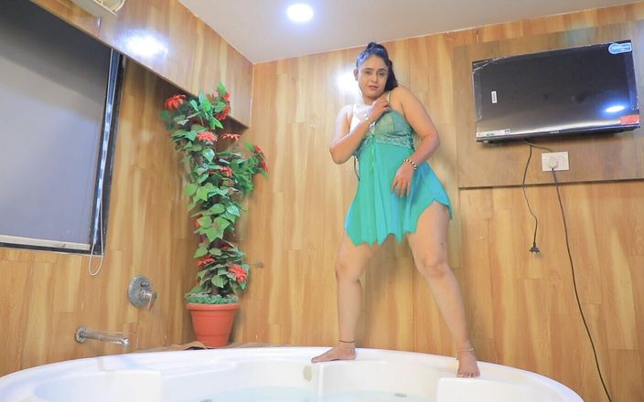 NOXAVO: Pallavi Solo Belum Disunat