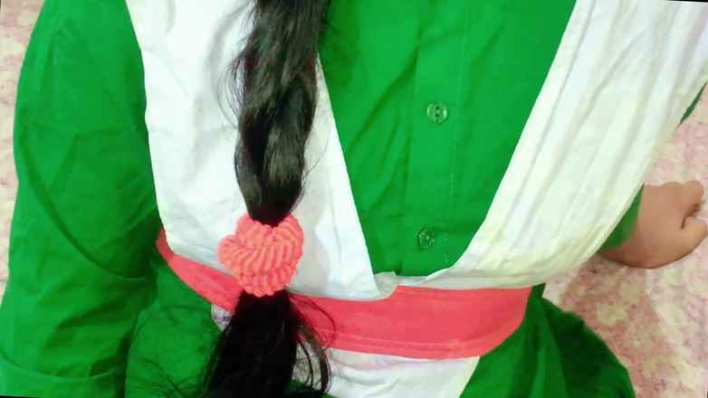 SEXYSADIA69: 制服ファンタジーのホットなデジ美女 - セクシーなカップルロールプレイ