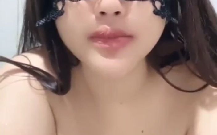 Jilbab69: Masturbation jusqu’à l’orgasme