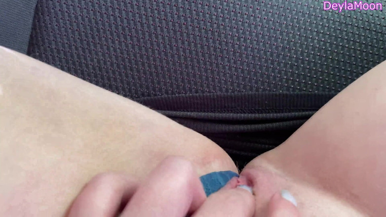 Deylamoons: Jerking off and Cum in a Taxi Car Driver Gives...