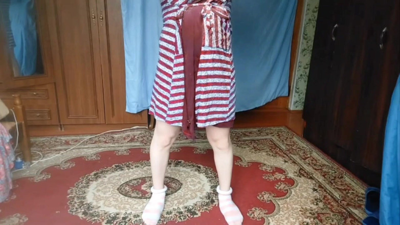 Kitty_Cross: Lelaki pondan panas bermain dengan rambut semasa mengusik kamera