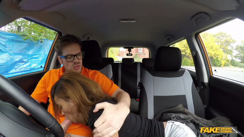 Fake Driving School: Fake Driving College - Gorgeous Kiki Gives Blowjob in Backseat for...