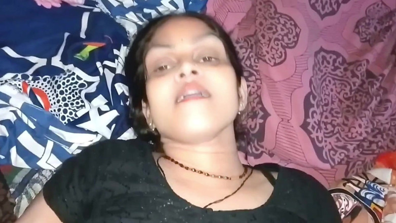Janvibhabhii: インドのパンジャブ系女性が義理の兄弟であるインドのデシ女性ジャンヴィ・バービーにセックスされました