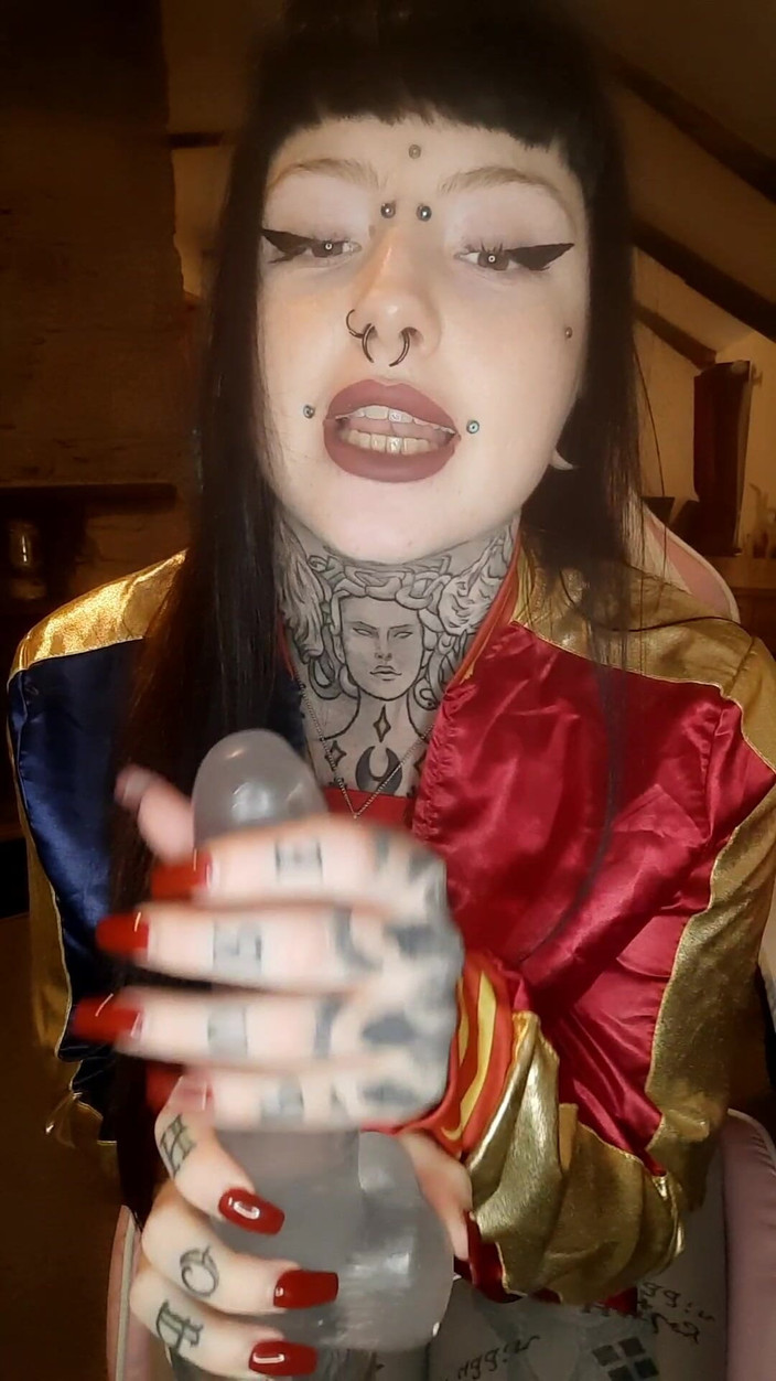 Yourfavecumslut: Harley Quinn zuigt en neukt